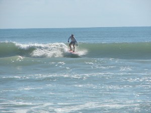 A shameless 2nd shot of Oldwaverider, going left................:)